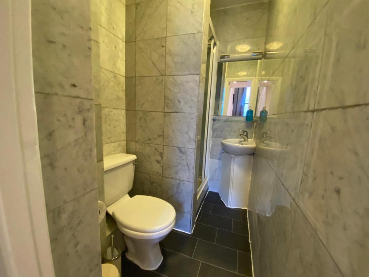 F5- Mezzanine Studio fits 3 Near Paddington Londra Esterno foto